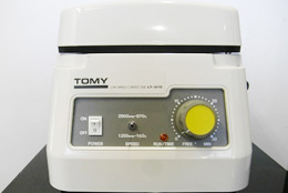 遠心分離器 TOMY